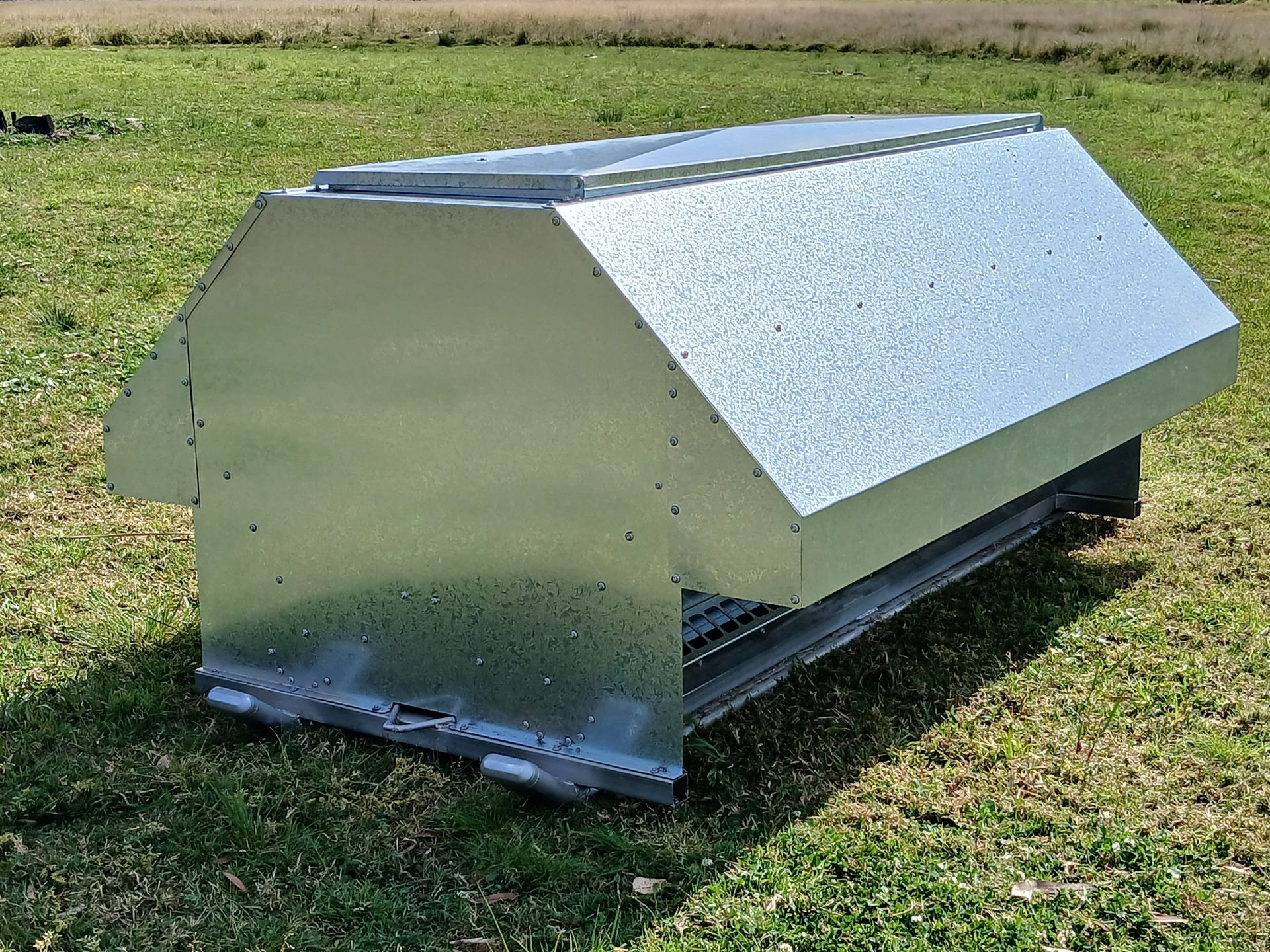 The Skid Feeder 1000 Chicken Caravan Skid Feeder 1000, 1 tonne feeder designed specifically for chickens